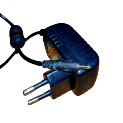 CARREGADOR MODECOM 5V 2.0A 4.0X1.7 10W (SEMI-NOVO)