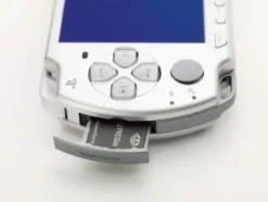 CONSOLA PSP 2004 ICE SILVER 3