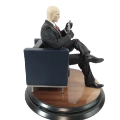 ESTATUA HITMAN AGENT 47 CHESSMASTER IG3
